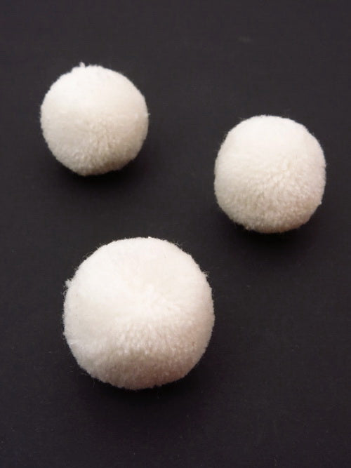 Помпон 30мм Бял 10броя